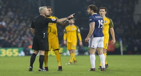 زميل حجازي يتورط في إساءة عنصرية لظهير برايتون